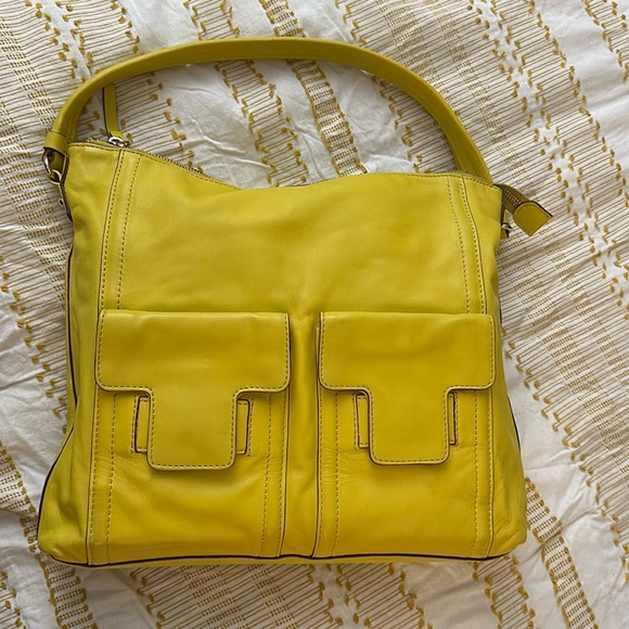 kate spade Handbags - Fabulous yellow leather, Kate Spade shoulder purse, bucket bag,  large